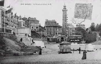 The beach at Dinard c.1920.