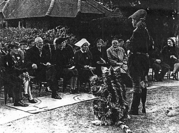 Dick Whittington & Cat welcome the Lord & Lady Mayoress of London - Winifred is seated second from the right